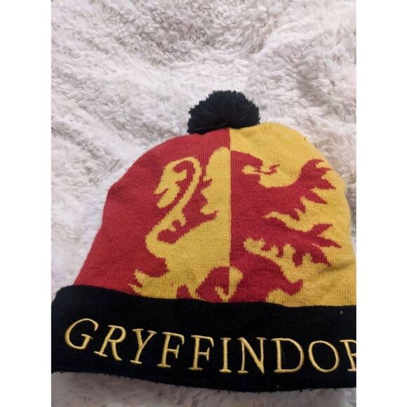 Harry Potter, Gryffindor, red yellow snow hat pom-pom 0SFM  - Picture 1 of 1